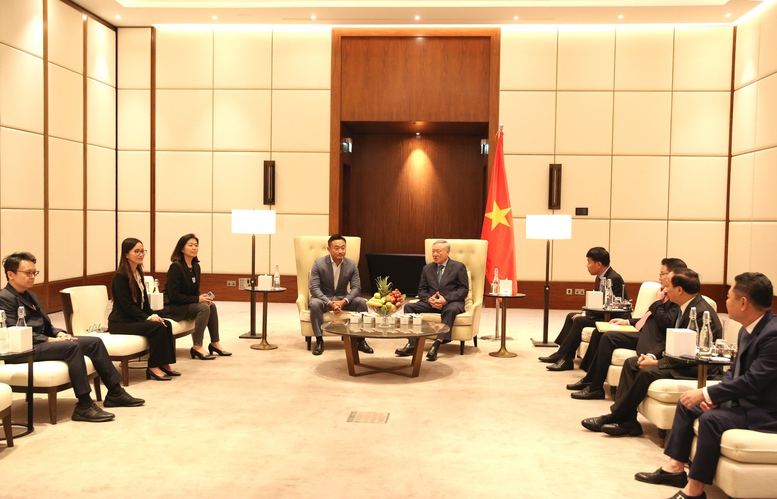 Phó Thủ tướng Thường trực Nguyễn Hòa Bình tiếp lãnh đạo Bybit, thể hiện sự quan tâm của Chính phủ Việt Nam.