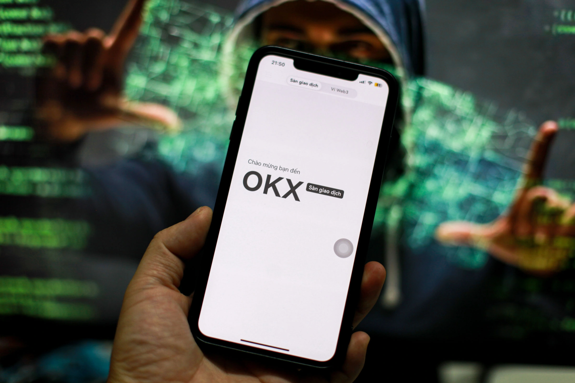 Rủi ro tiềm ẩn khi giao dịch OKX và tài sản số tại Việt Nam