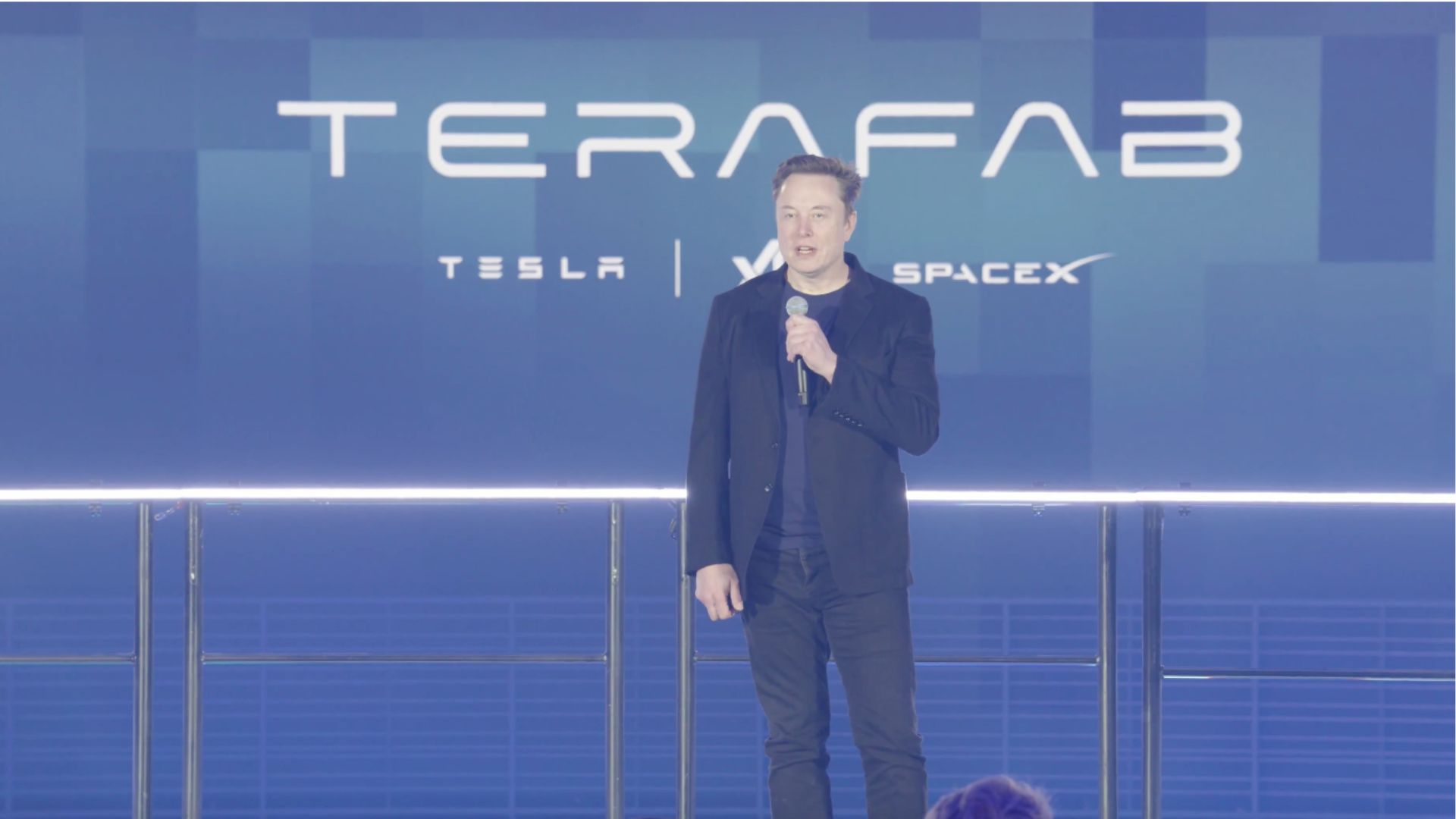 Elon Musk dẫn dắt Tesla, SpaceX và các dự án công nghệ đột phá, thể hiện sự đổi mới năm 2026