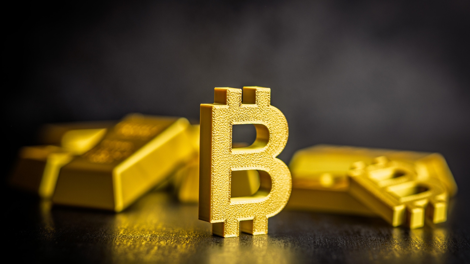 Bitcoin và vàng kết hợp, tượng trưng cho chiến lược ETF 'xếp chồng' của Quantify Funds