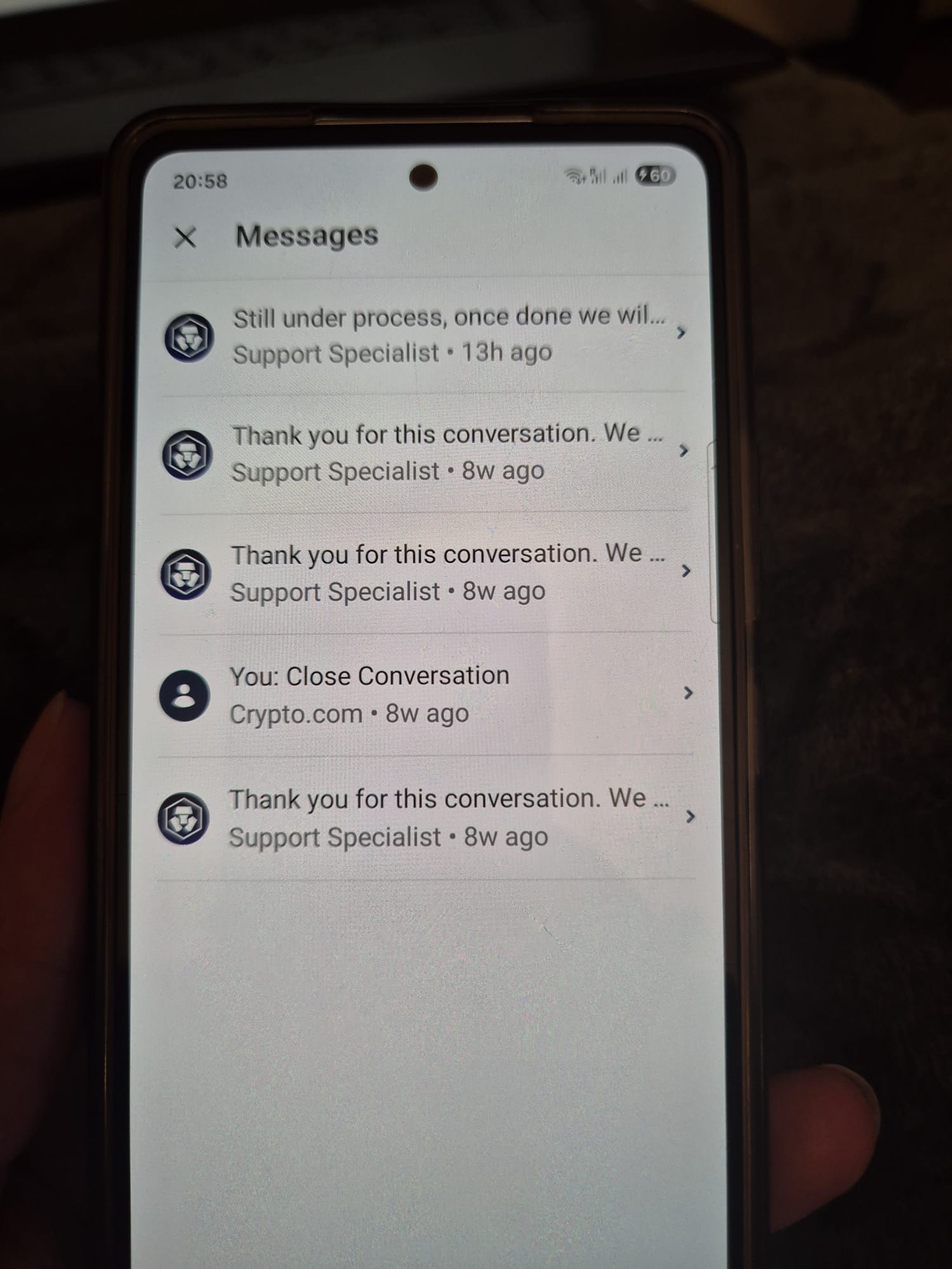 Điện thoại hiển thị ứng dụng tiền điện tử không thể truy cập, tài sản bị phong tỏa